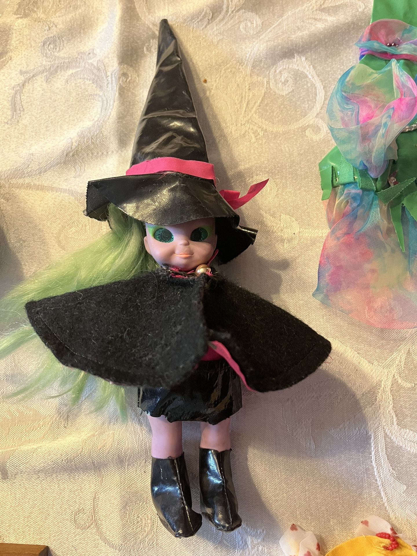 Vintage 1972 Emerald the Enchanting Witch And Outfits