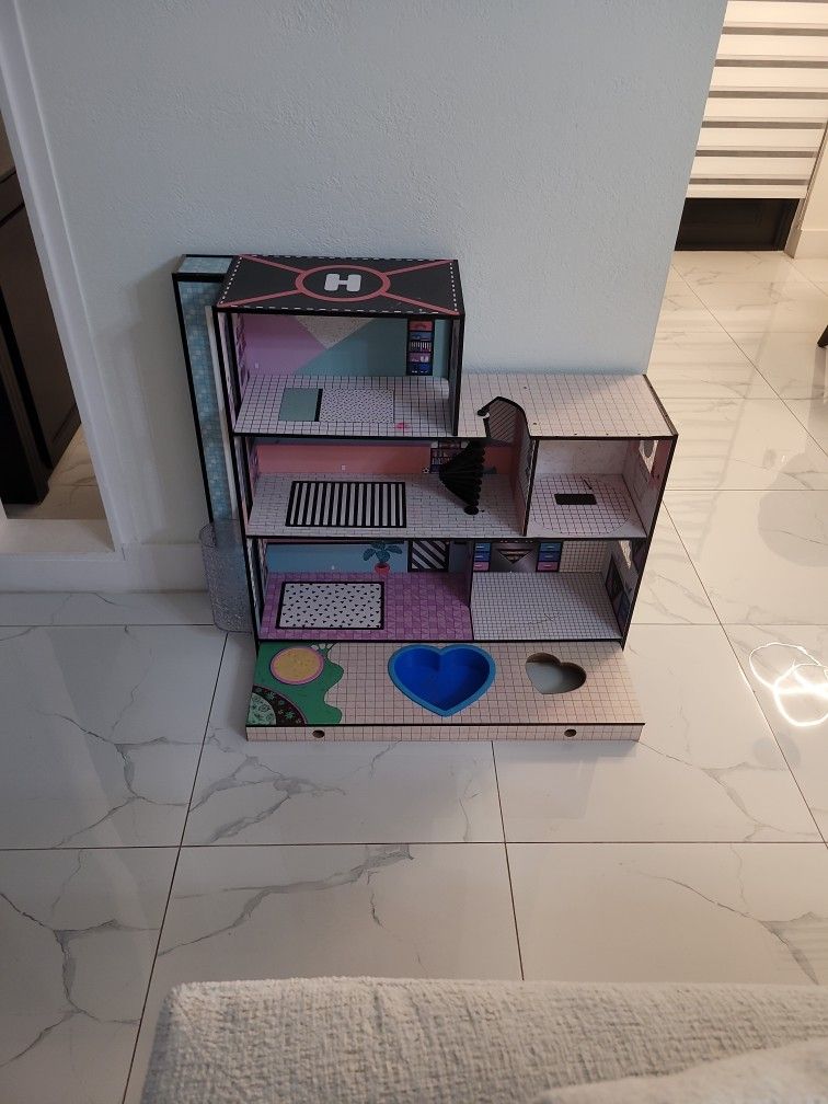 Little Girls Doll House
