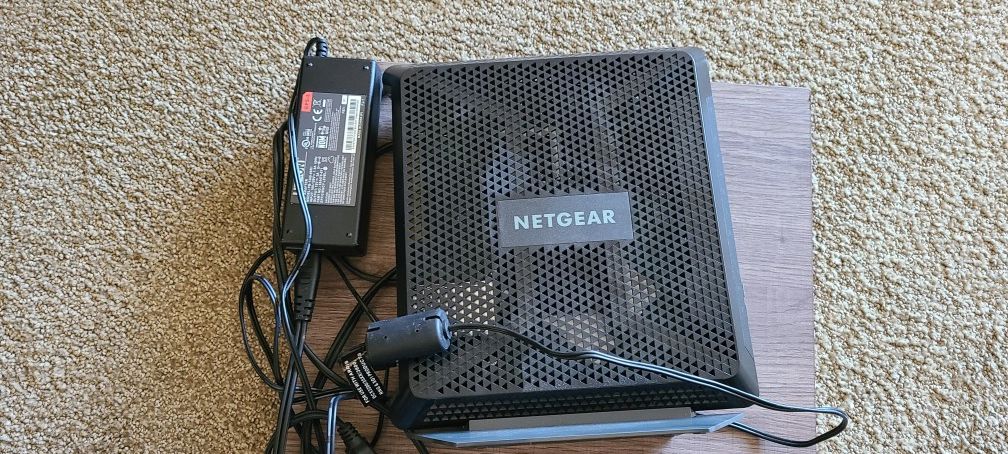 Netgear Cable Modem and WI-FI Router 