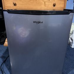 Whirlpool Mini Fridge – Stainless – Works Great
