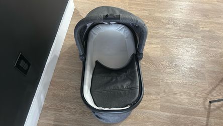 UPPAbaby Bassinet V2 - Excellent Condition!