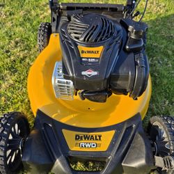 DEWALT GAS 21-IN SELF PROPELLED LANW MOWER NO GRASS BAG 
