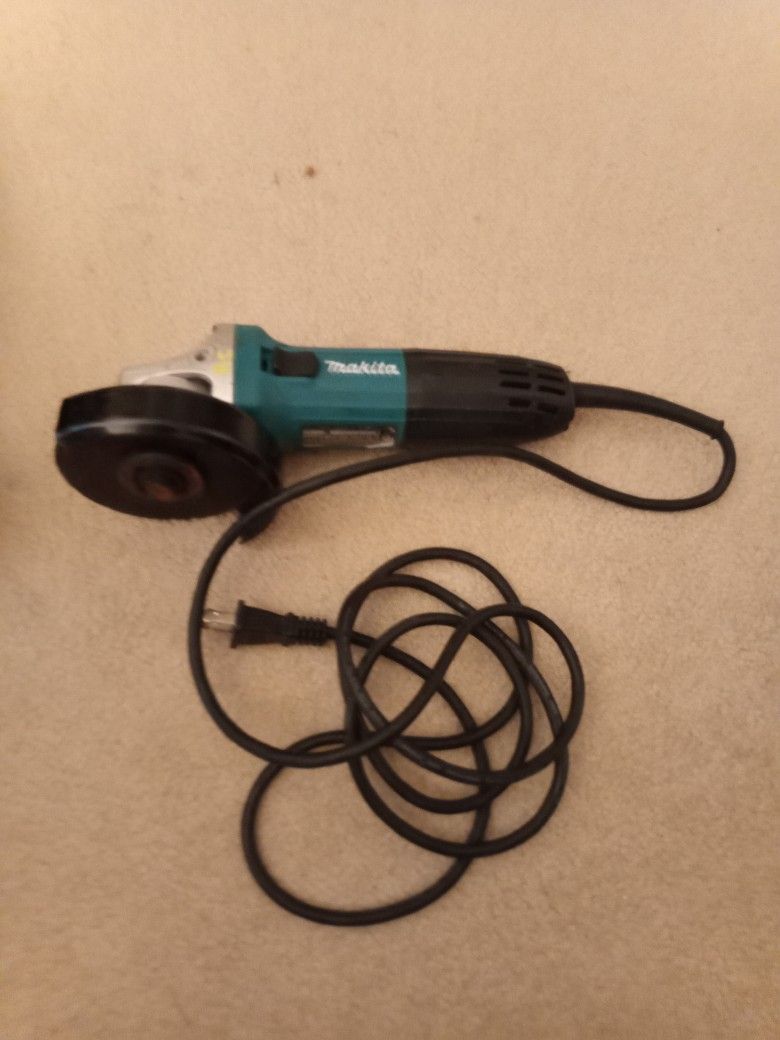 Makita Cut Off Tool