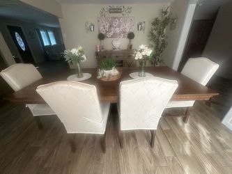 Dining table set
