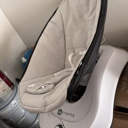 4moms mamaRoo Multi-Motion Baby Swing Smart Connectivity Like New