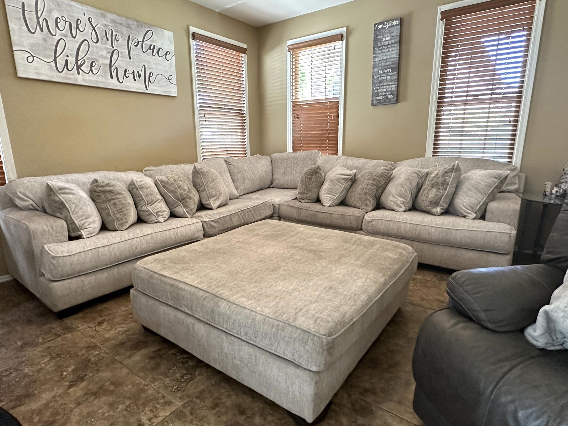 Beautiful Oatmeal Rawcliffe Sectional With Ottoman for Sale in Peoria