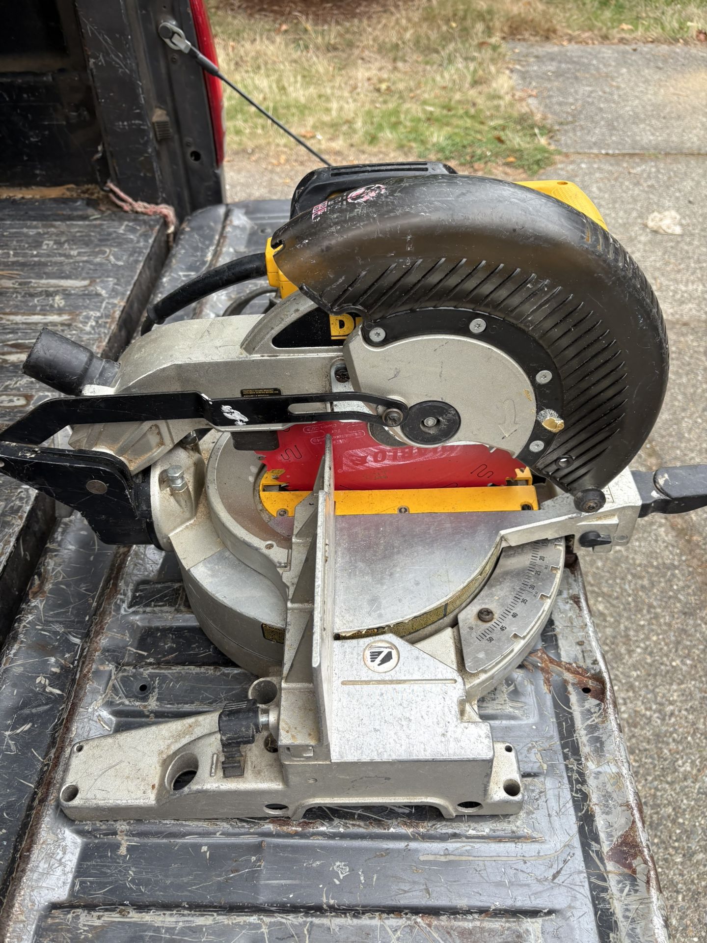 Dewalt 10” Compound Miter Saw