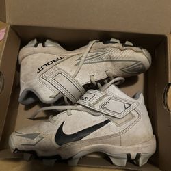 Boys Baseball ⚾️ Cleats