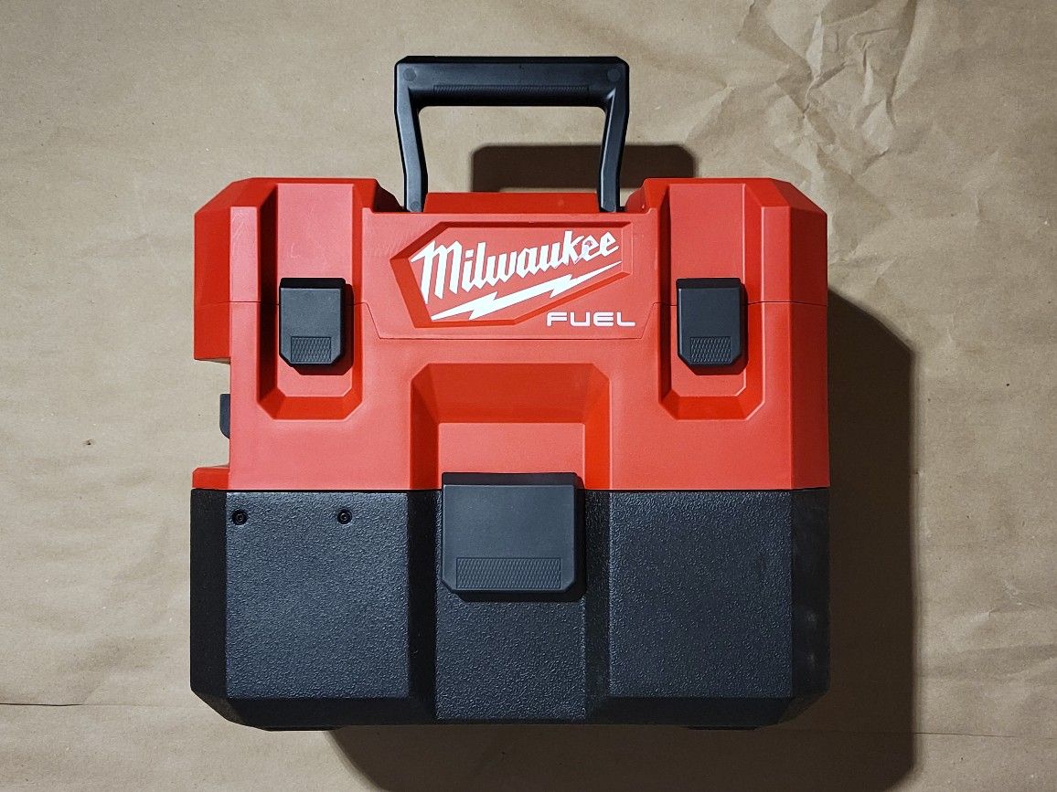 Milwaukee M12 FUEL Vacuum 