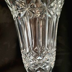 WATERFORD CRYSTAL STARBURST VASE IN PERFECT CONDITION 