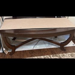 Elegant dark wood coffee table in good condition, approx. 4 ft 2 in long. Perfect for any living roo
