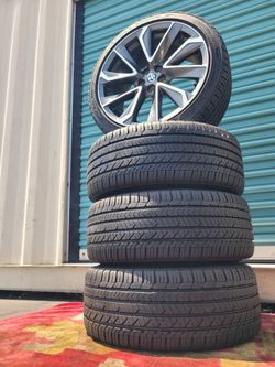 18" Rims & Tiers Toyota corolla 2009 to 2026 used in great conditions tiers Goodyear %99