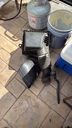 2019-2025 Ram 2500 6.4L OEM air intake box