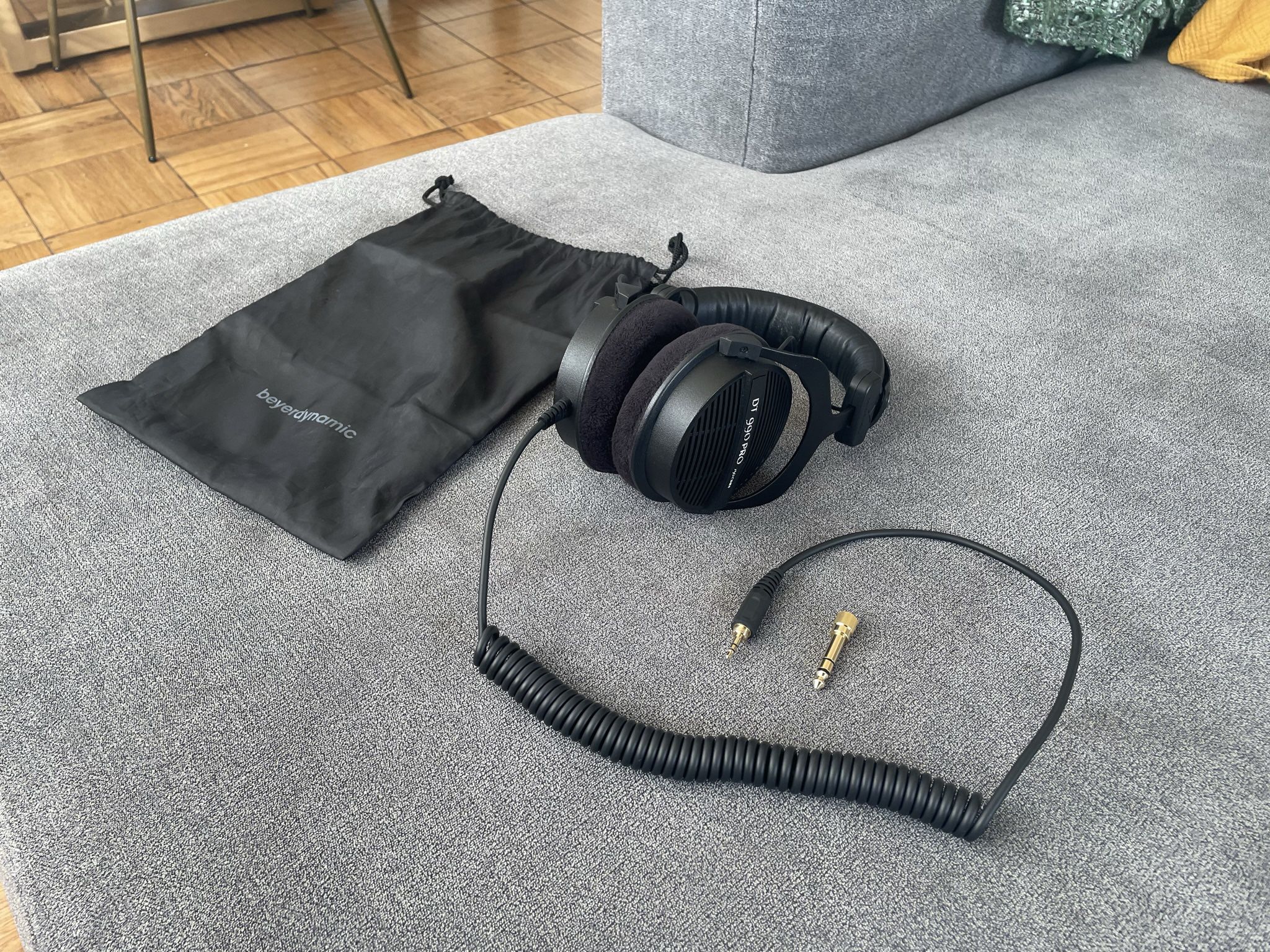 Beyerdynamic DT 990 PRO - Monitoring Headphones Black