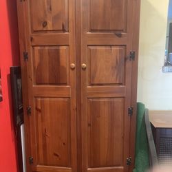 Free armoire 