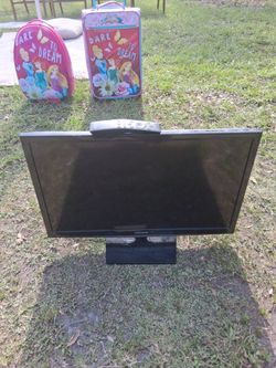 NICE  SMALL  TV WITH REMOTE