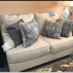 🌹 Soft Linen Loveseat Traemore / Living Room 🌹 Brand New 💥 In Stock ✅