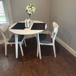 36” Table And Chairs