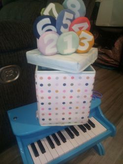 Crown with numbers for special occasions