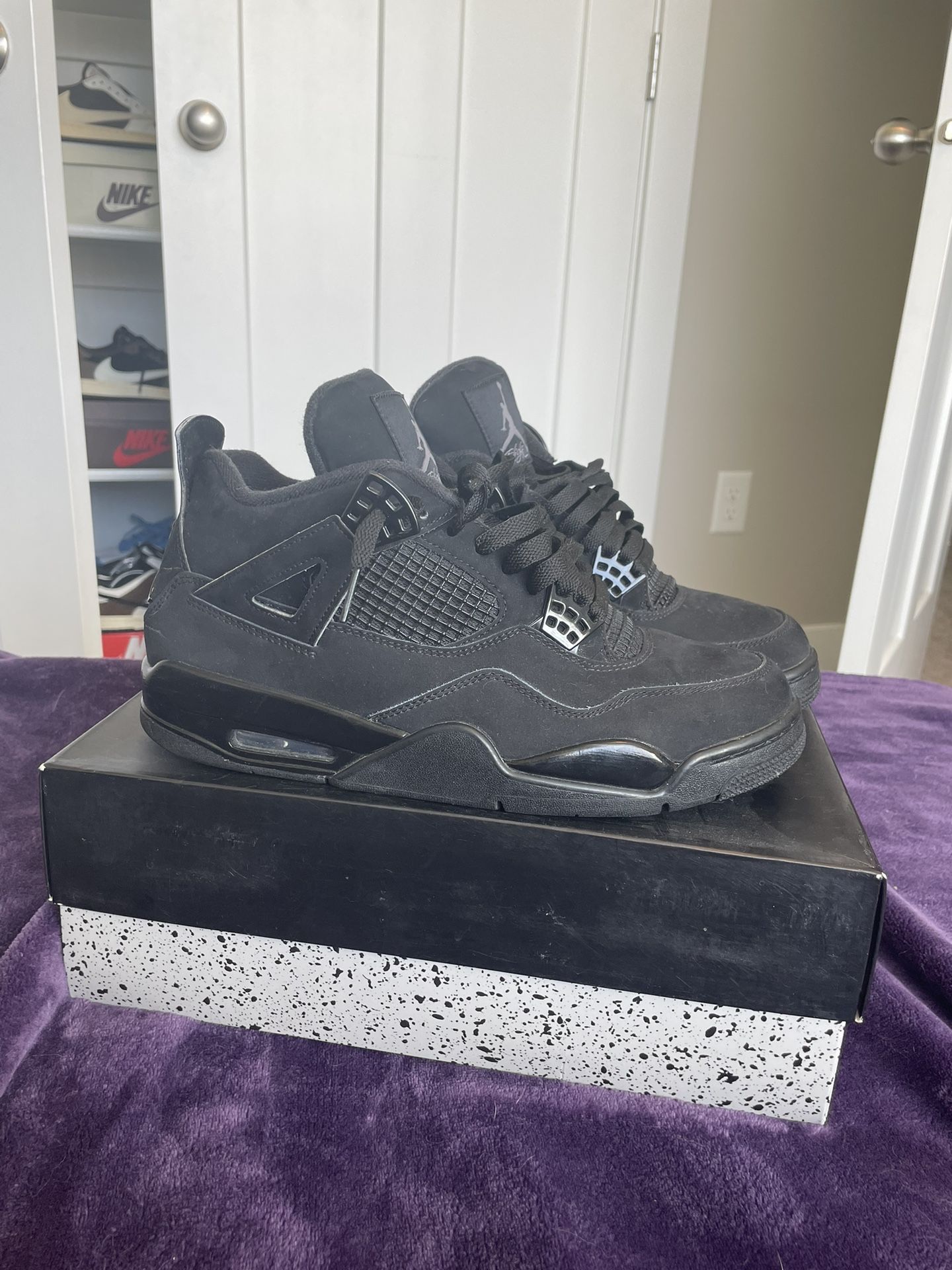 Black Cat jordan 4. Size 9.5