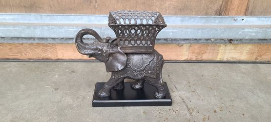 Beautiful Heavy Ornate Metal Elephant Planter Statue