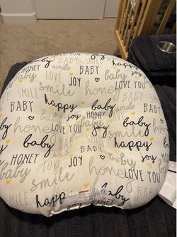 Boppy newborn support pillow