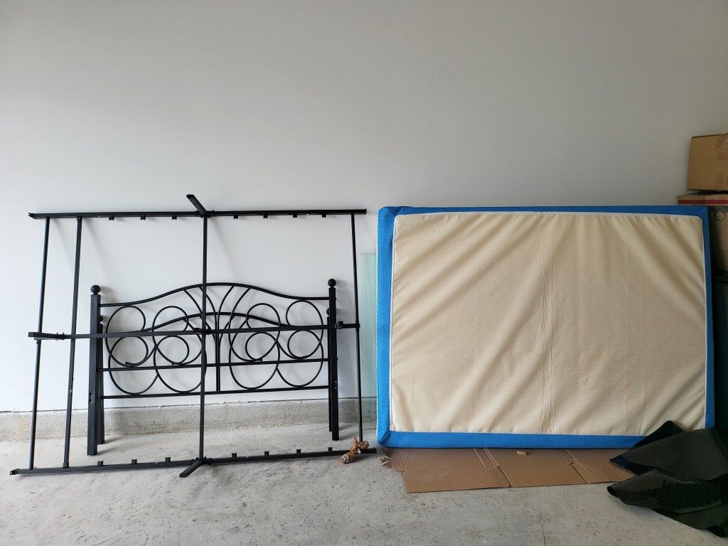 Twin Bed With Memory Foam Mattress And Washable Matress Cover