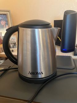 Electric tea pot.