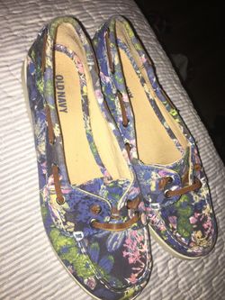 Old navy floral flats size 7