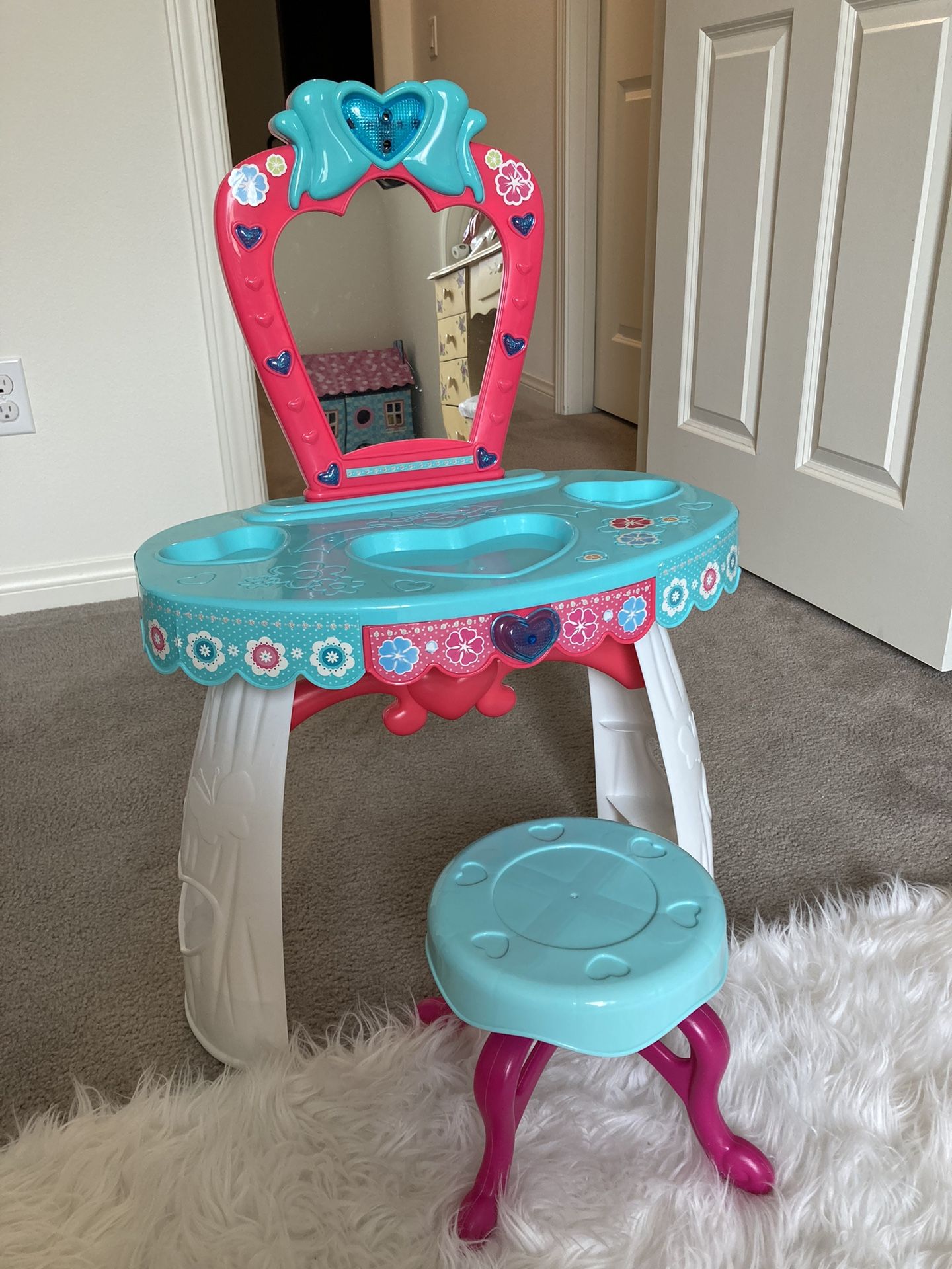 Children’s Play Vanity 