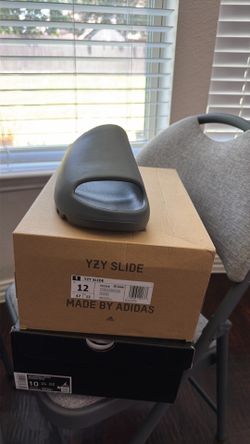 Yeezy slide size 12
