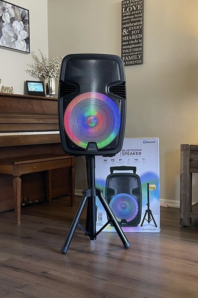 15” IQSound Bluetooth Rechargeable Speaker With Microphone and LED Lights Display . Brand NEW……..