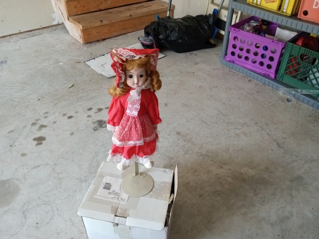 Porcelain Wind-up Doll Vintage