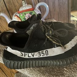 Black Out Cowboy Hat And Yeezy 350s 