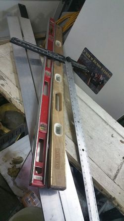 Levels and straight edges
