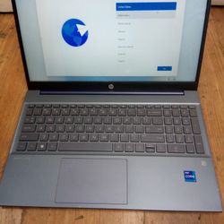HP Laptop 13gen. 15-eg3045cl. 15.6x Touchscreen, 16GB RAM, 512 SSD. Win11