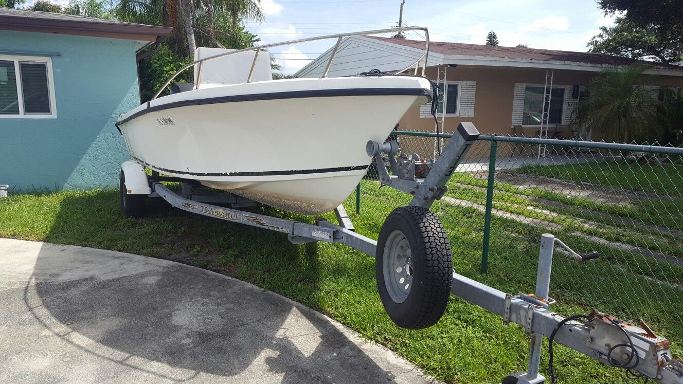 Center Console Boat