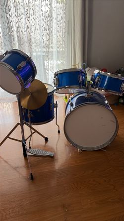 Kids drum set