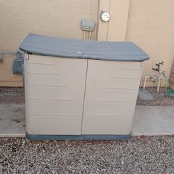 Larger Rubbermaid Storage Tool Chest Shed 59x32x48 Pool Supplies