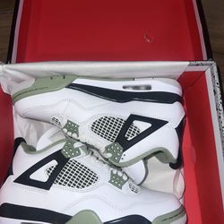 Women’s Air Jordan 4s 