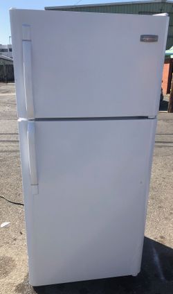 Frigidaire Top- Freezer Refrigerator
