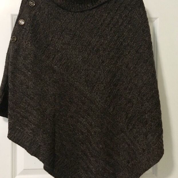 New Karen Scott Woolen Poncho - Size S/M