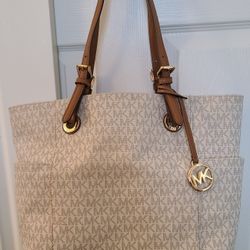 Michael Kors Signature Bag