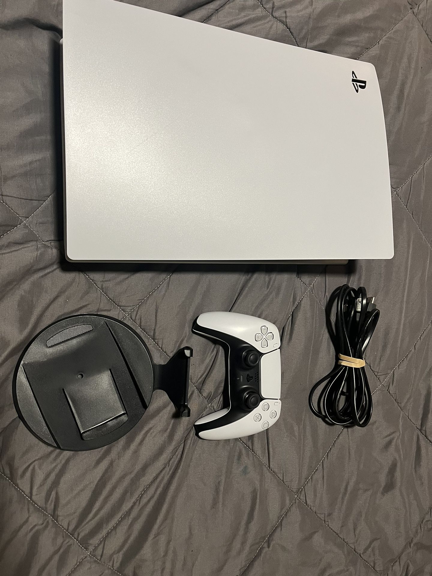 Pre-Owned PS5; White, Manufactured January 2021