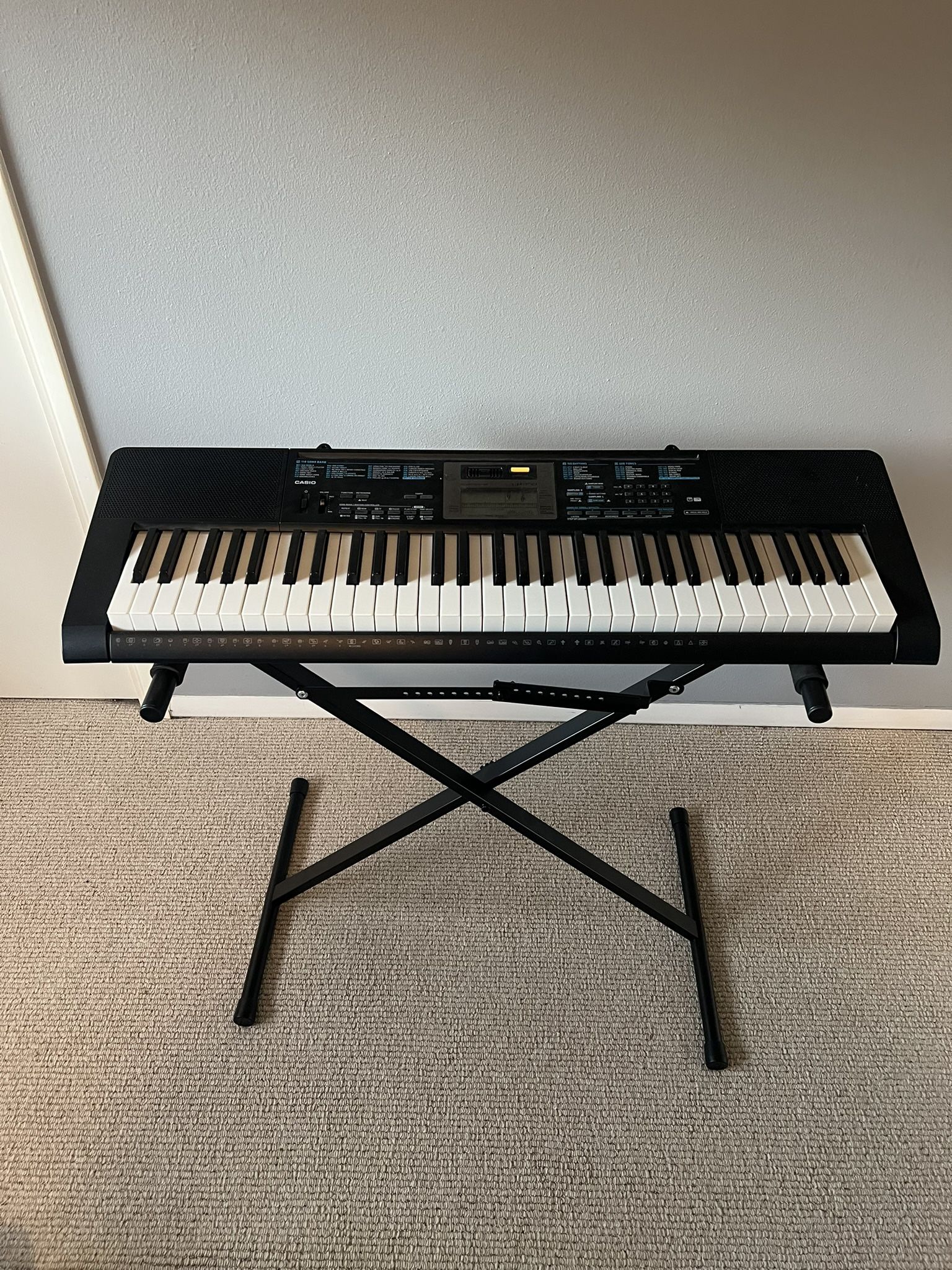 Casio LK-170 Keyboard w/Stand - Light-Up Keys - Like New!