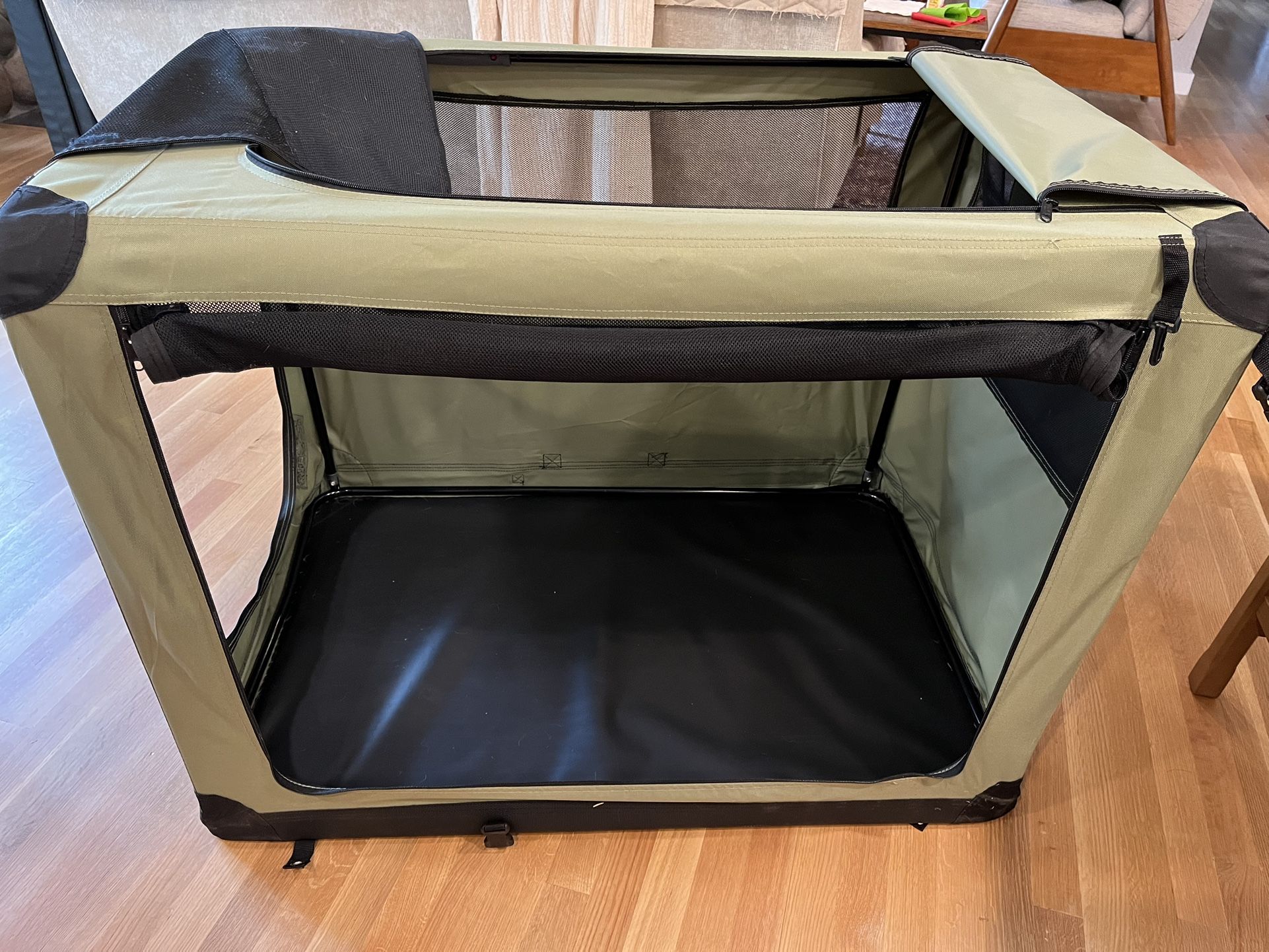 Collapsible Nylon / Mesh Dog Kennel (L-XL)