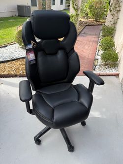 DPS Gaming Chair – Brand New with Tags – Adjustable Headrest & Lumbar Support