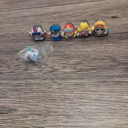 Little Figures 