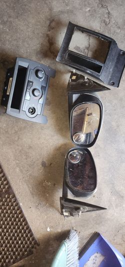 2006 dodge charger mirrors and middle console parts