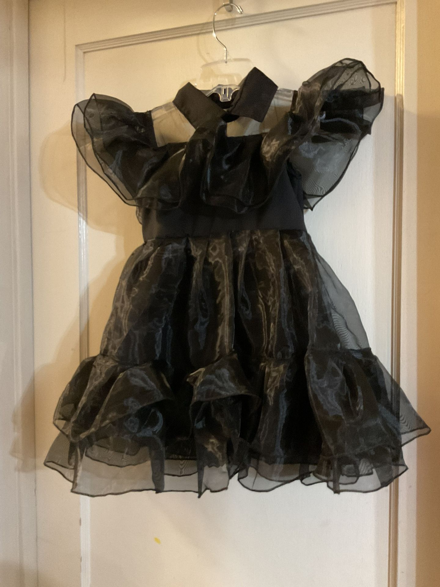 New Kids Halloween Wednesday dress 3/6 read description